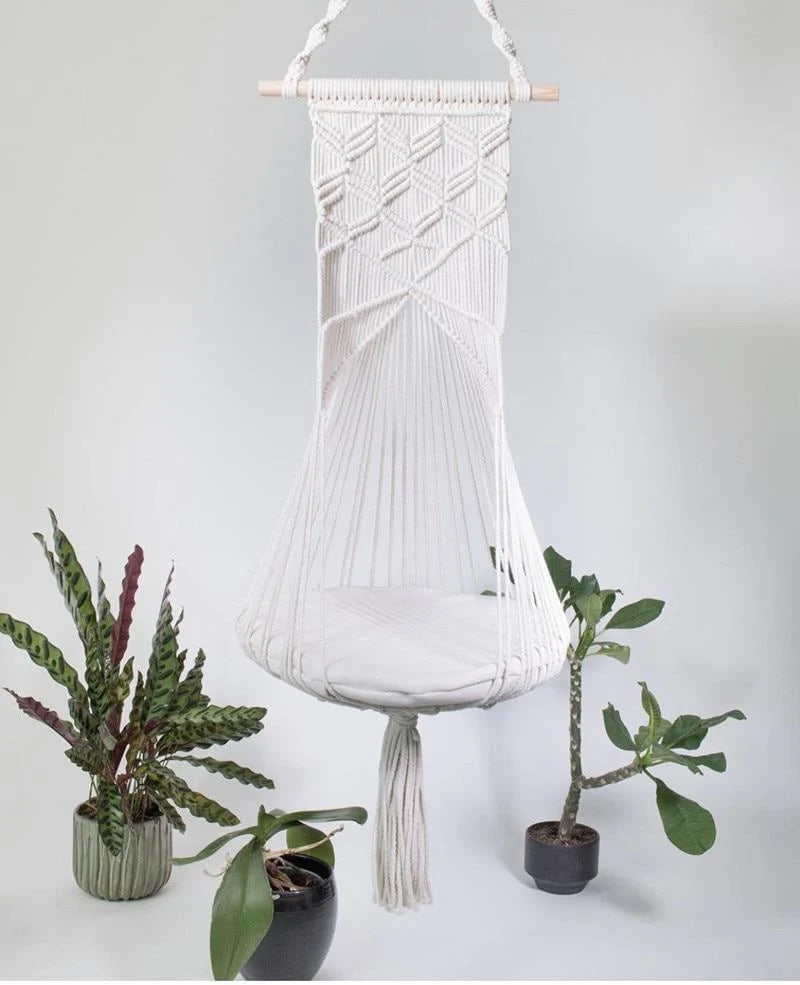 Cat Bed | Wall-Hanging Macramé & Soft Cotton | 180 x 35 cm