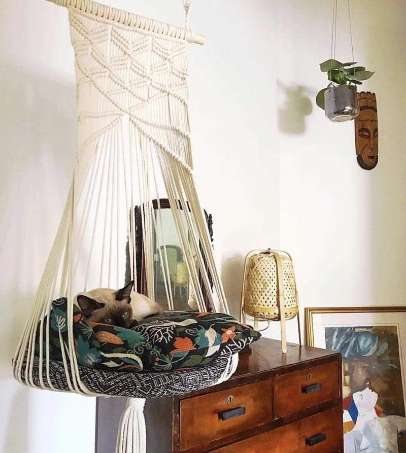 Cat Bed | Wall-Hanging Macramé & Soft Cotton | 180 x 35 cm