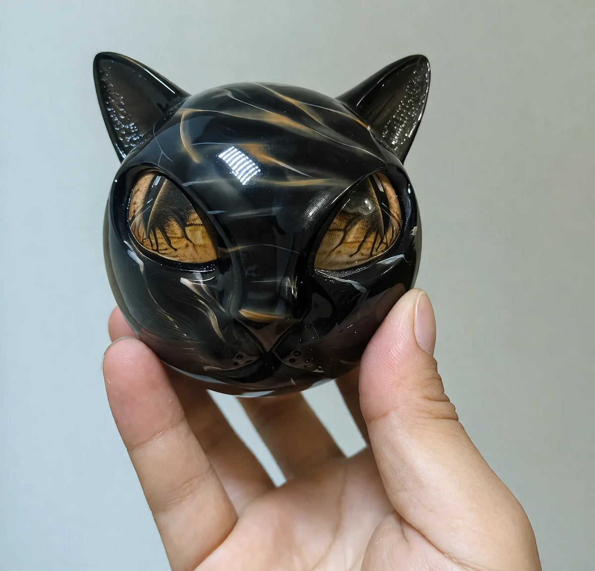 Cat Sculpture | Glossy Marble-Look & Expressive Eyes | 8 × 8 × 9 cm