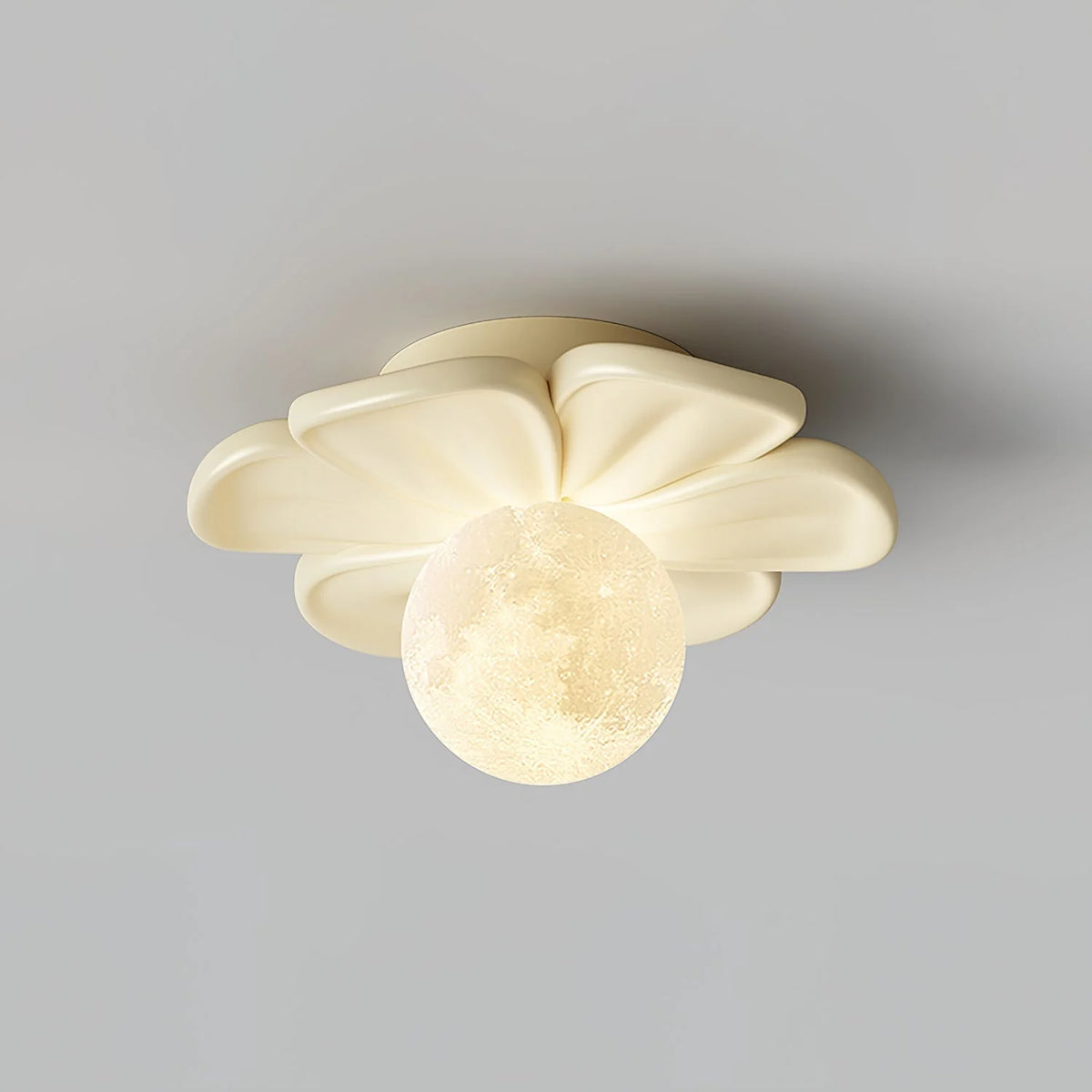 Ceiling Light | Resin Bloom Design & Integrated LED | 20 cm Diameter
