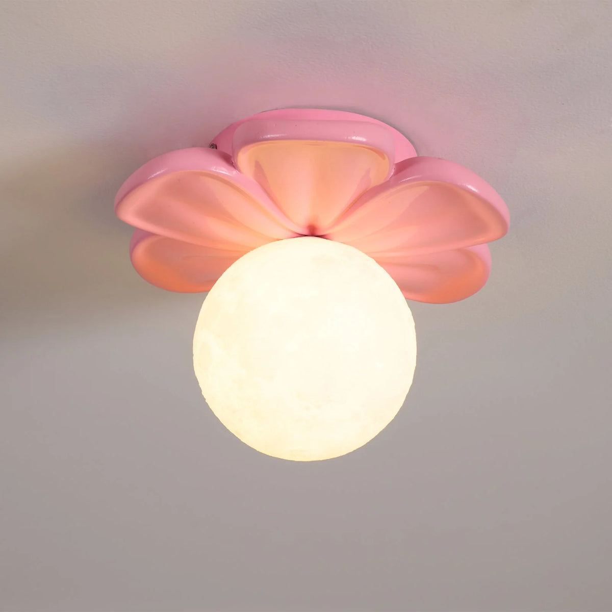 Ceiling Light | Resin Bloom Design & Integrated LED | 20 cm Diameter