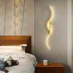 Wall Light | Curved Design | Adjustable Color Temperature