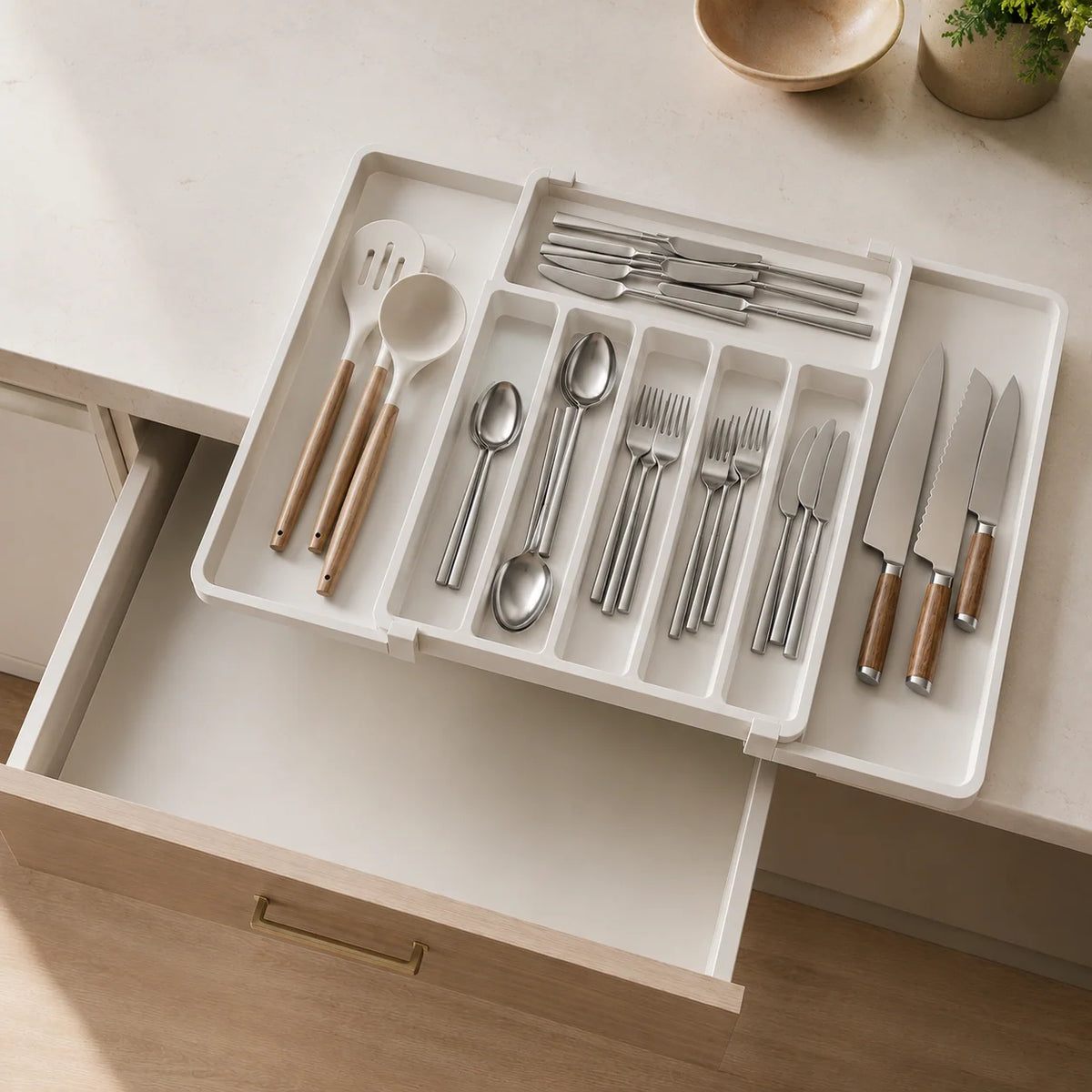 Cutlery Drawer Organizer | Expandable & Divided Compartments | Non-Slip Base