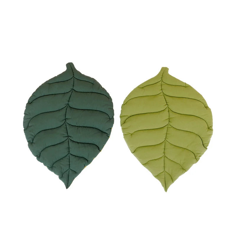 Dog Bed | Leaf-Shaped Plush & Easy-Clean