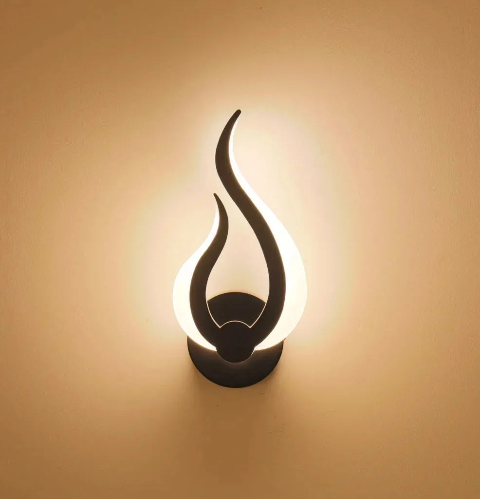 Wall Lamp | Flame-Shaped Flickering LED | Warm or White Light