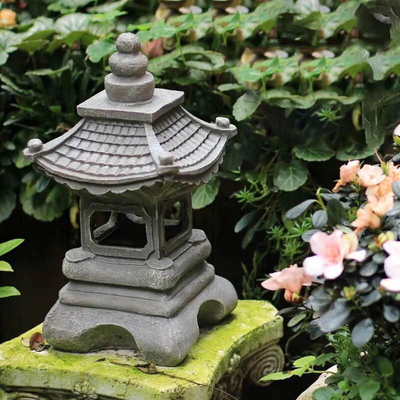 Garden Lamp | Zen Pagoda Stone-Effect & Solar-Powered | 34 cm