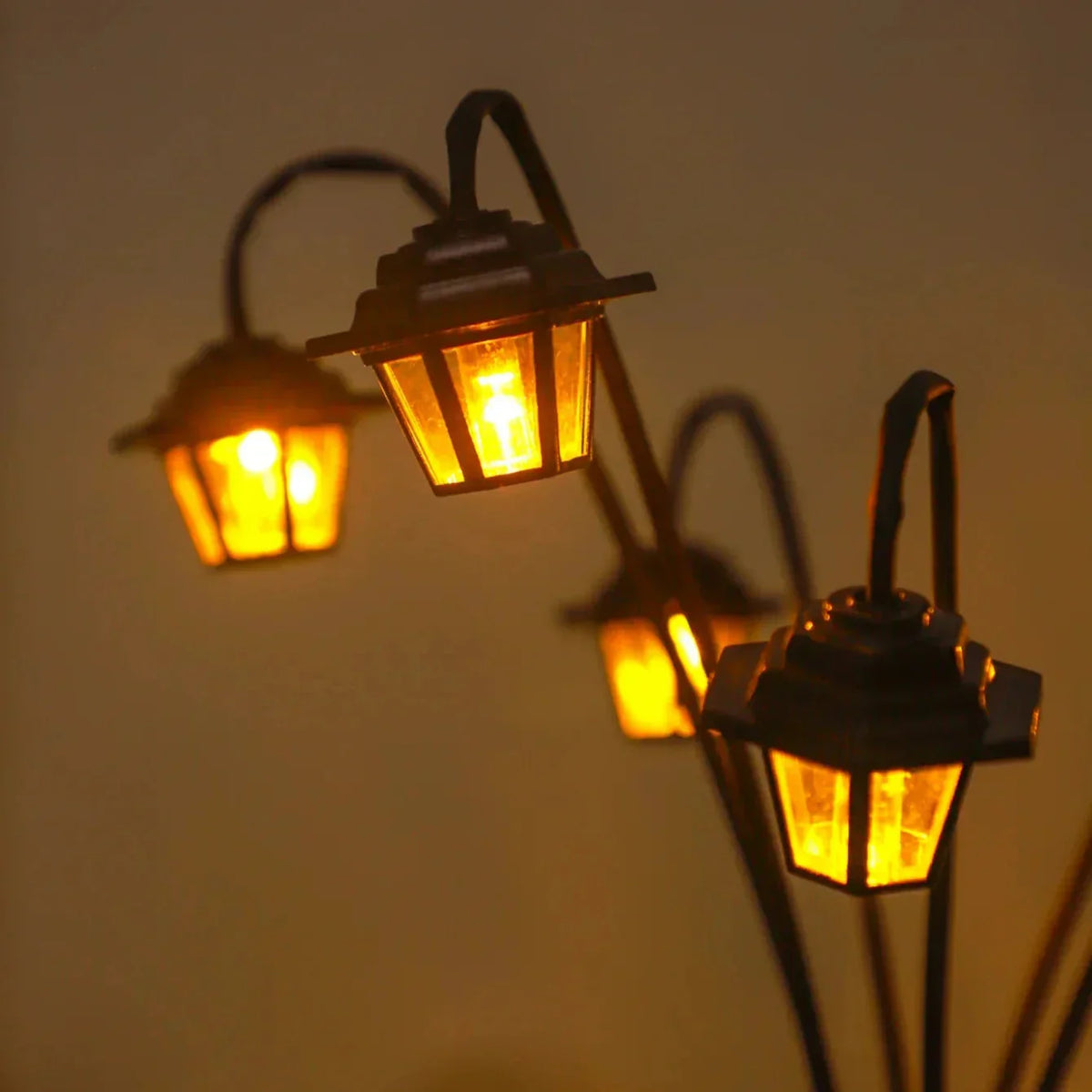 Garden Lantern | Automatic Dusk Sensor | Solar & Weatherproof