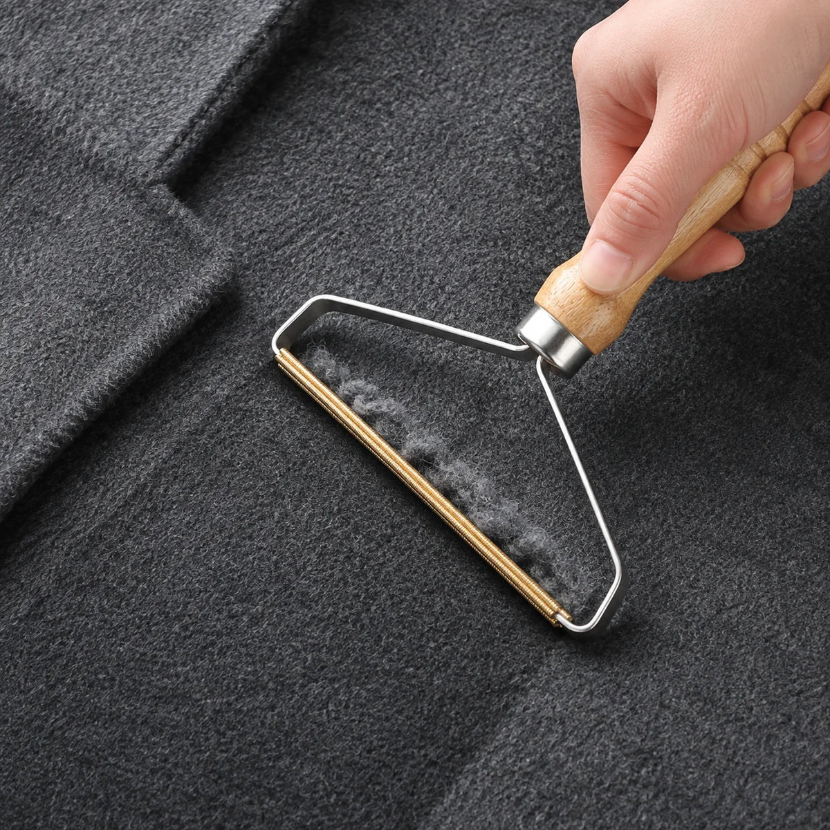Handheld Lint Remover | Durable Metal Bristles