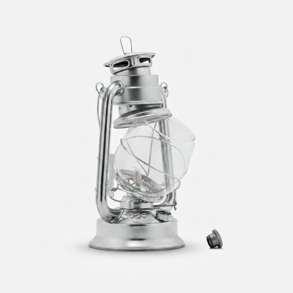 Kerosene Lantern | Weatherproof Metal & Portable Handle | Sizes M & L