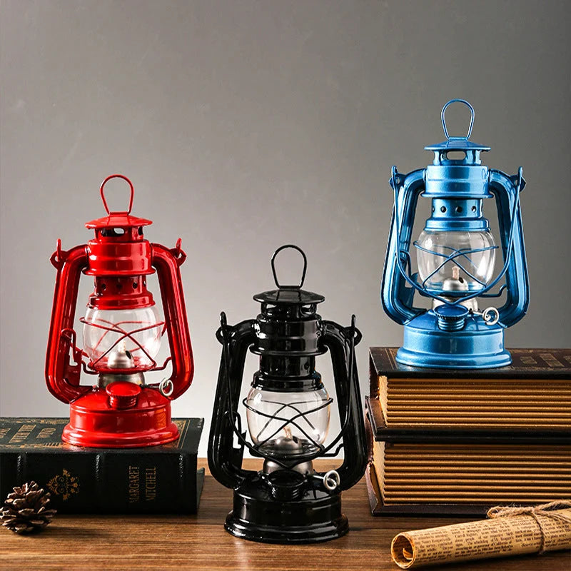 Kerosene Lantern | Weatherproof Metal & Portable Handle | Sizes M & L
