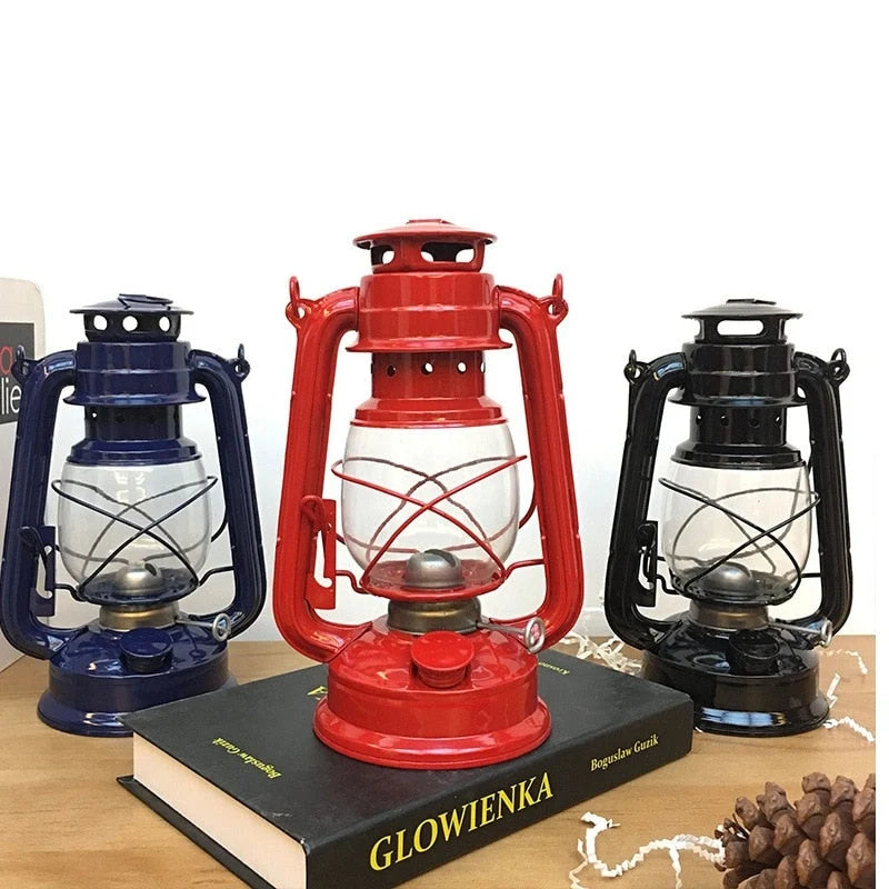 Kerosene Lantern | Weatherproof Metal & Portable Handle | Sizes M & L