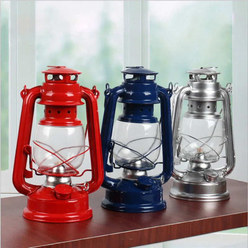 Kerosene Lantern | Weatherproof Metal & Portable Handle | Sizes M & L