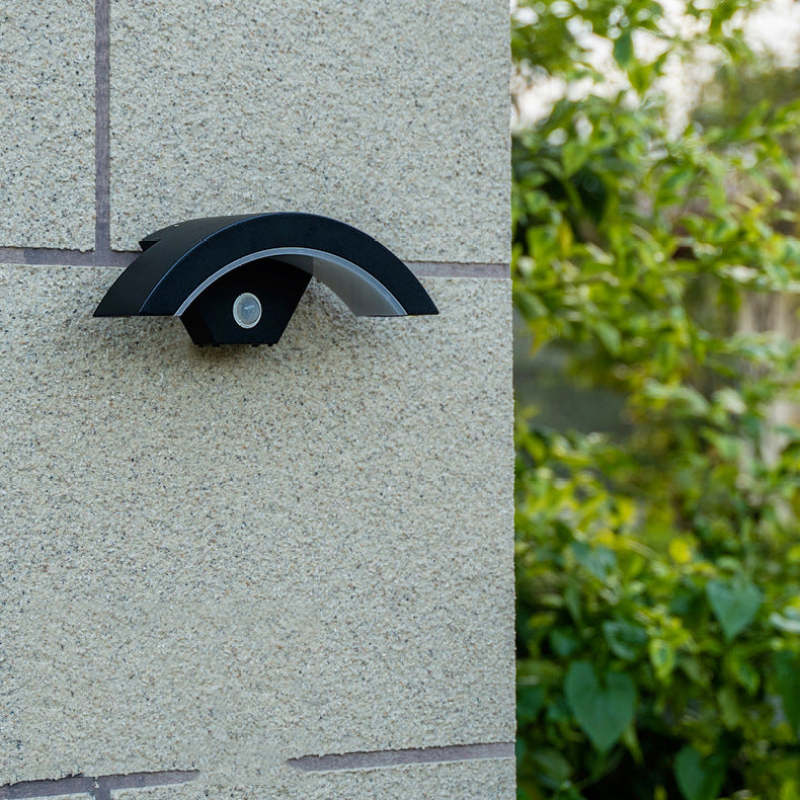 Outdoor Wall Sconce | Minimalist Metal & Acrylic | Warm White LED