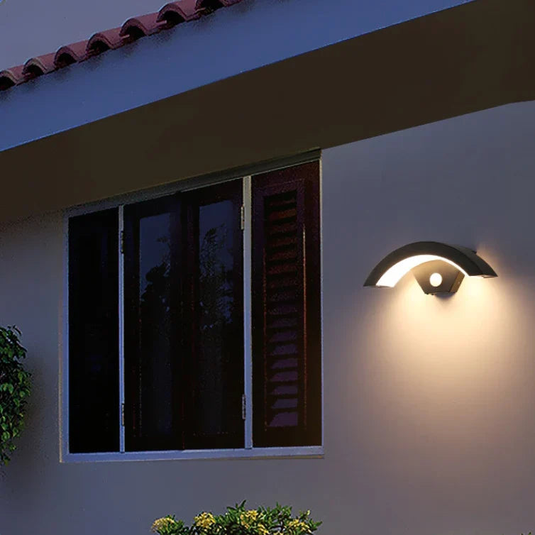 Outdoor Wall Light | Motion Sensor & IP65 Weatherproof | 18W LED