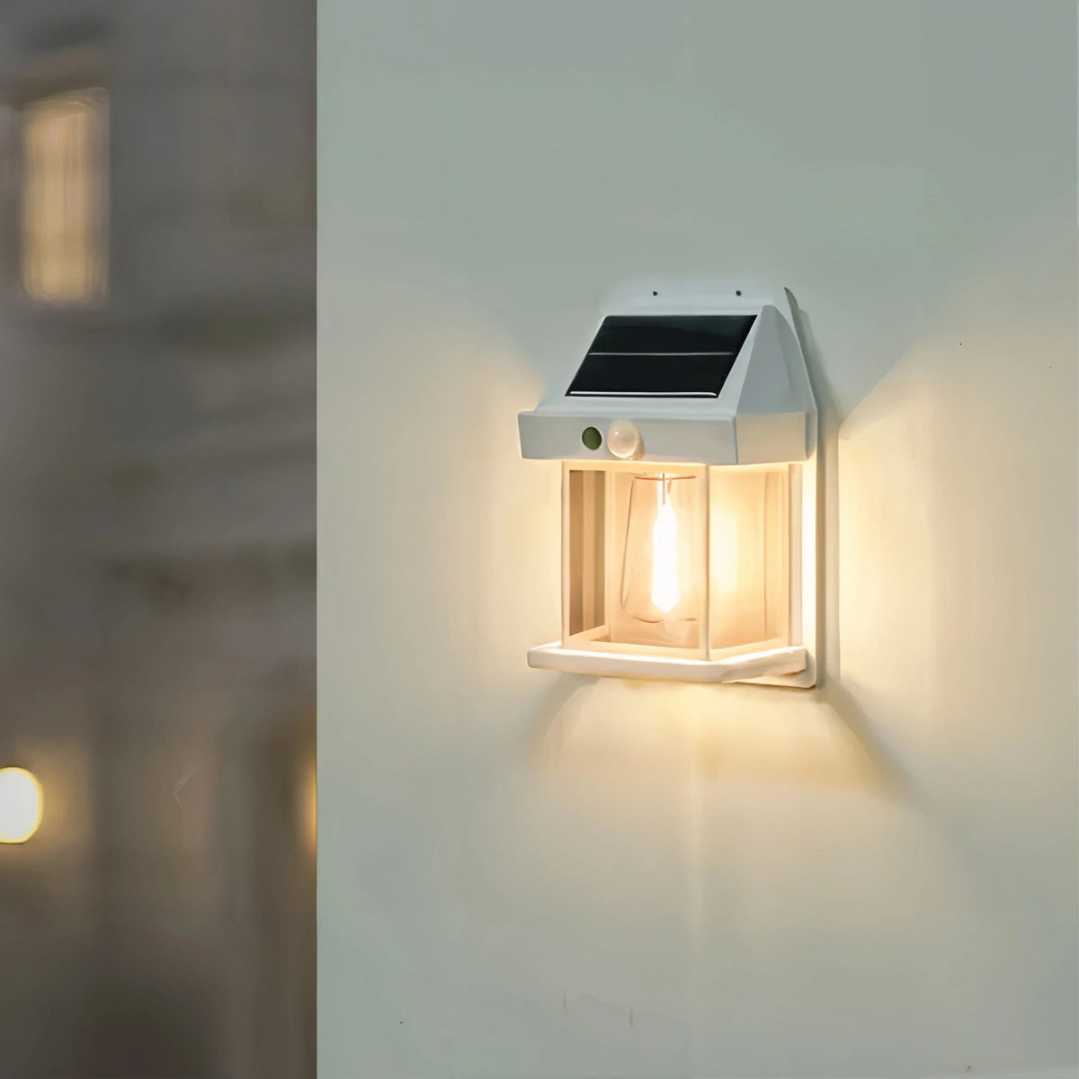 Outdoor Wall Light | Solar-Powered LED & Weather-Resistant | Black Or White