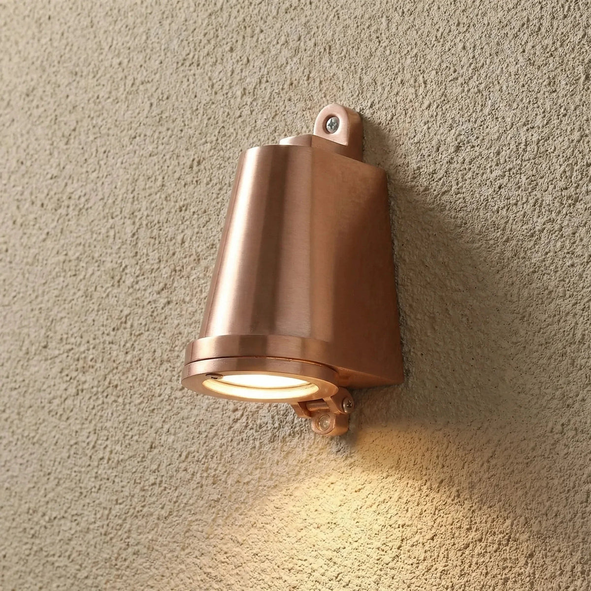 Outdoor Wall Light | Warm Light & Compact Metal Housing