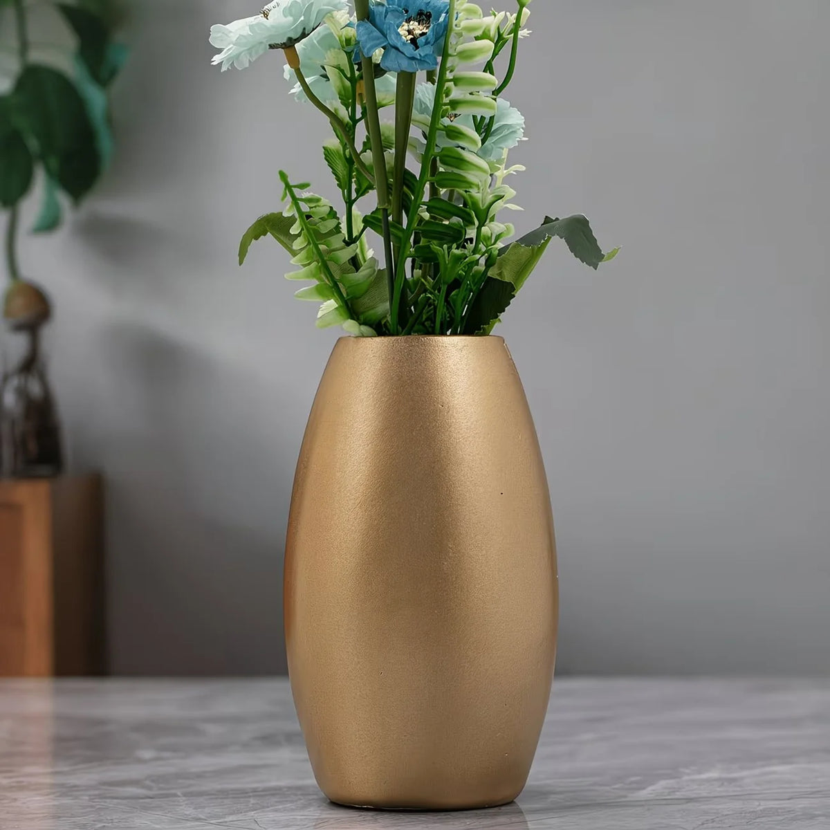 Oval Vase | Leaf Pattern & Textured Ridges