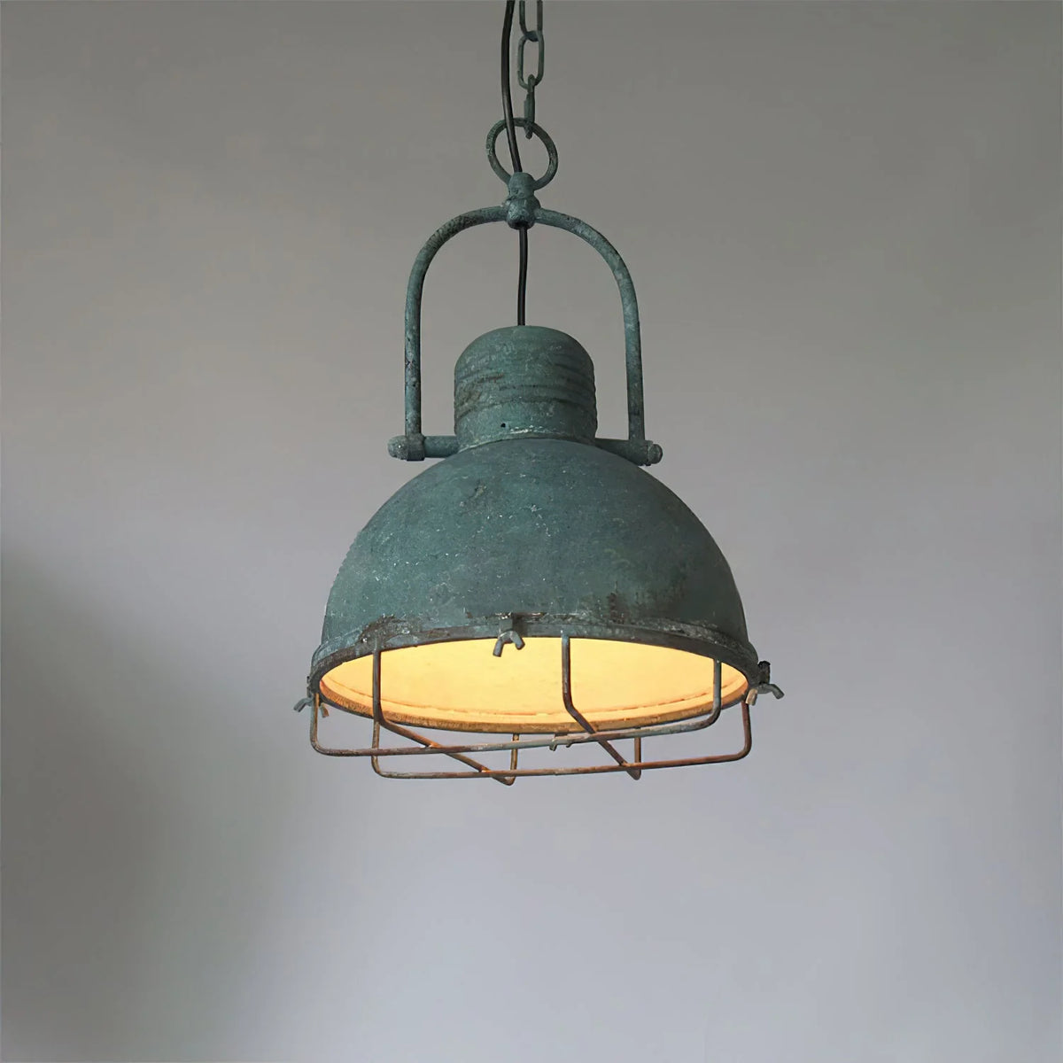 Pendant Light | Iron Body & Industrial Style | Ø 26.5 cm