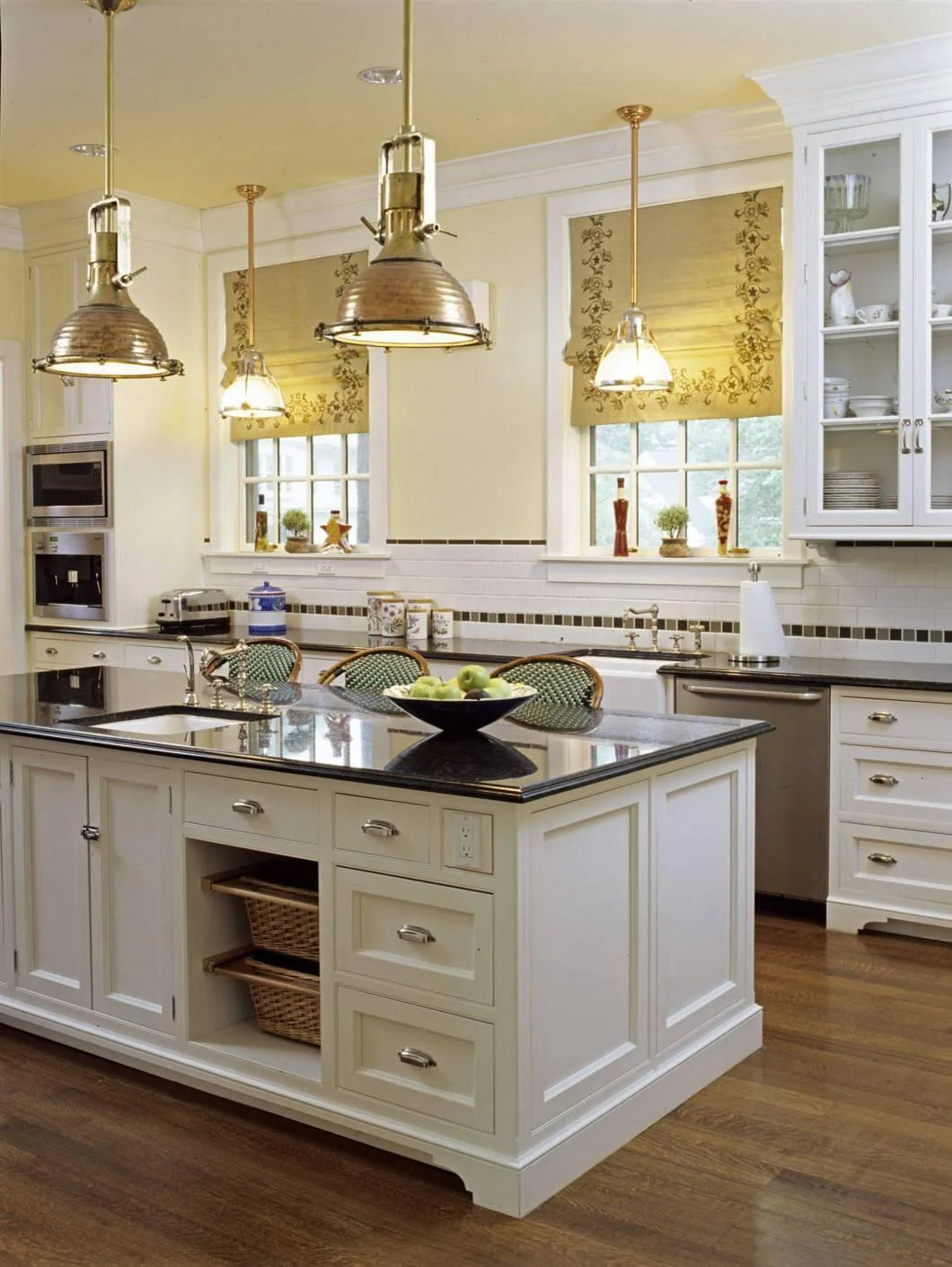 Pendant Light | Polished Chrome & Integrated Diffuser