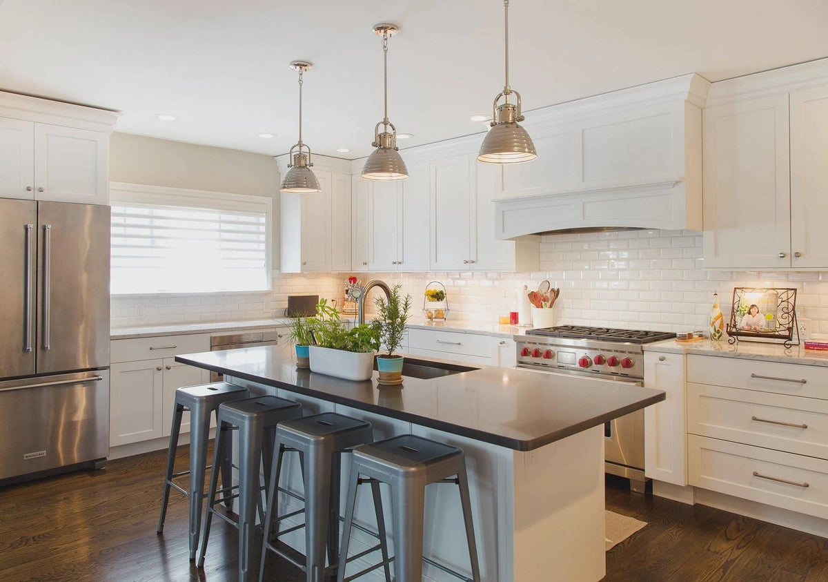 Pendant Light | Polished Chrome & Integrated Diffuser