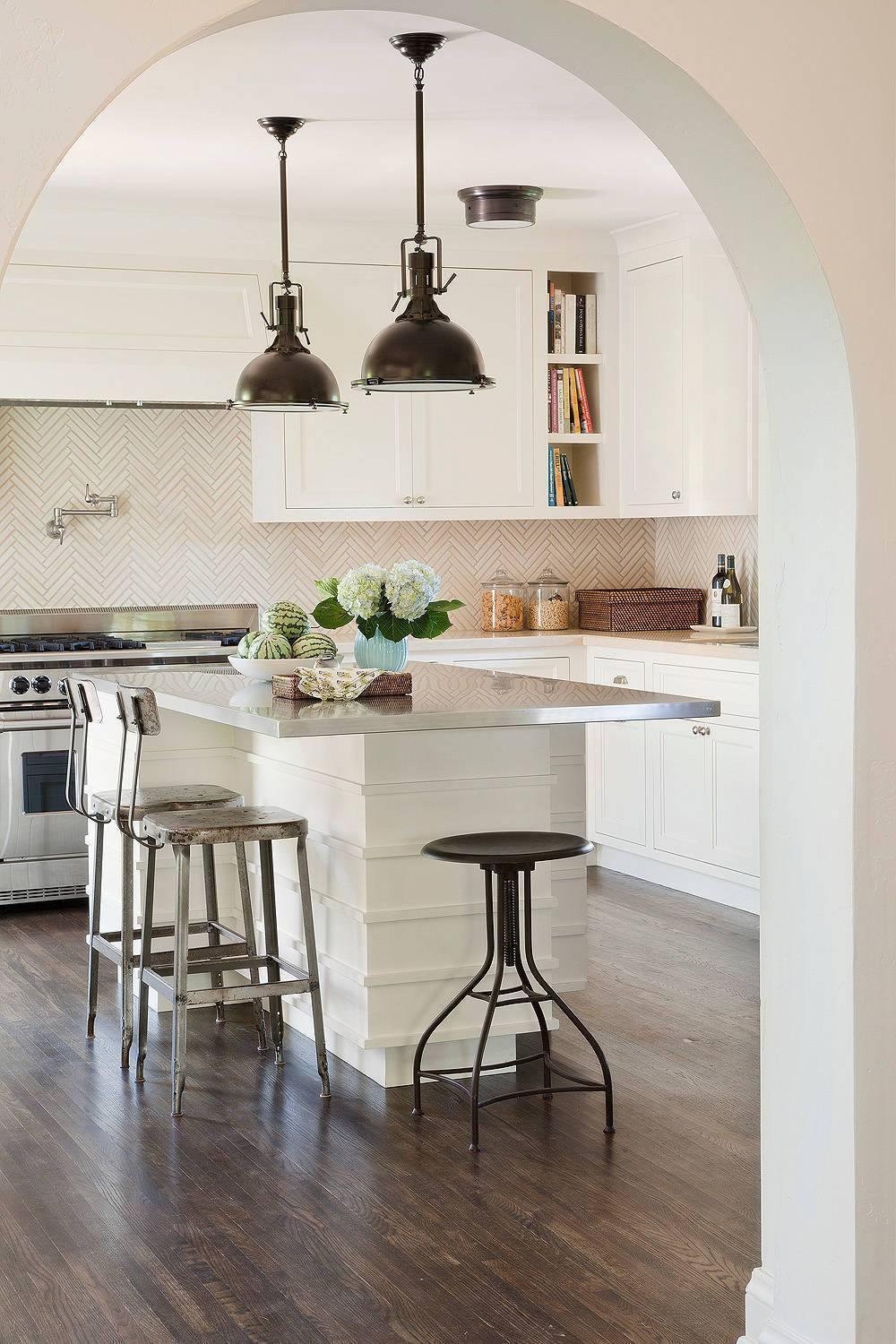 Pendant Light | Polished Chrome & Integrated Diffuser