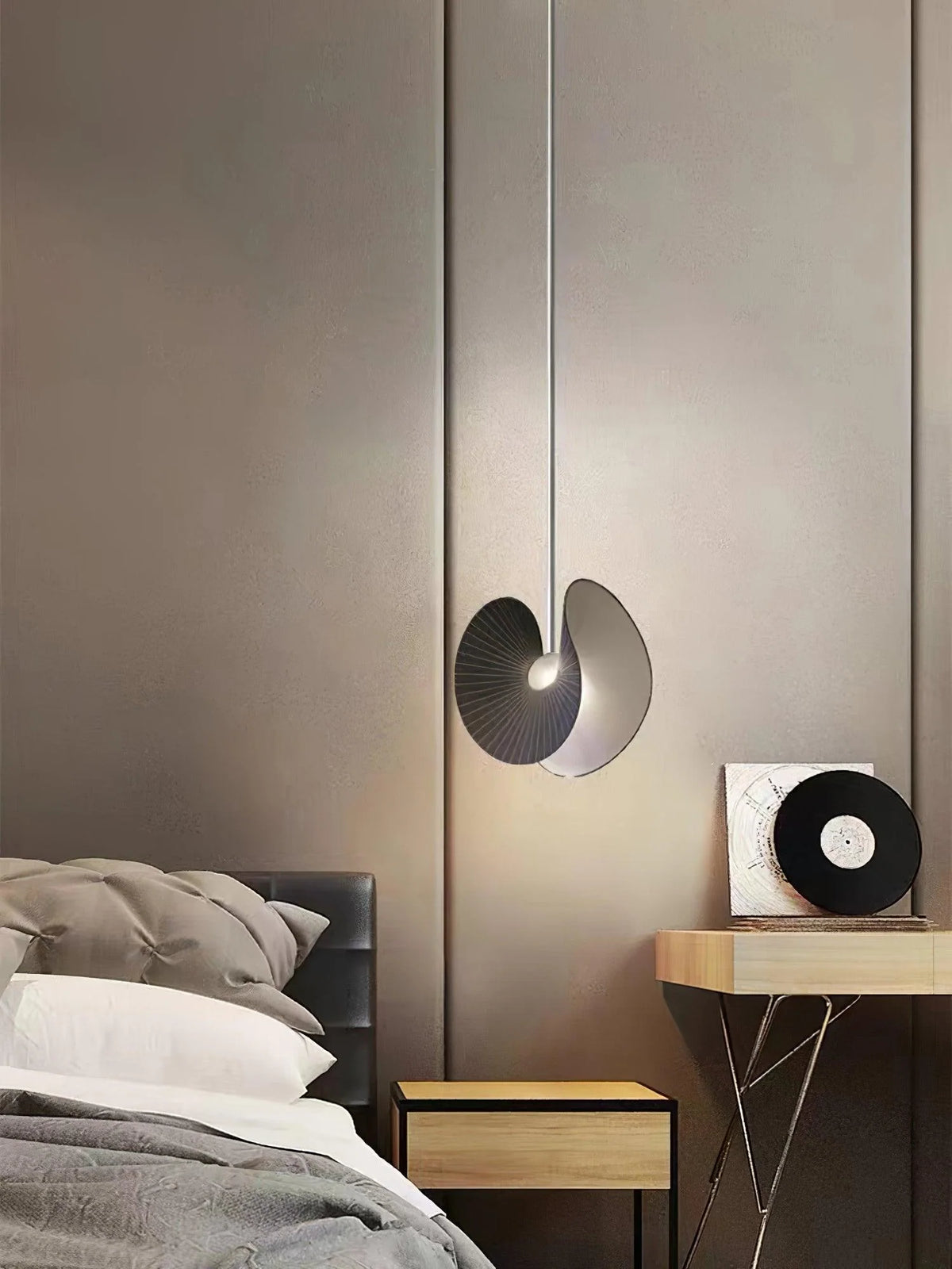 Pendant Light | Shell Design & Integrated LED | Black
