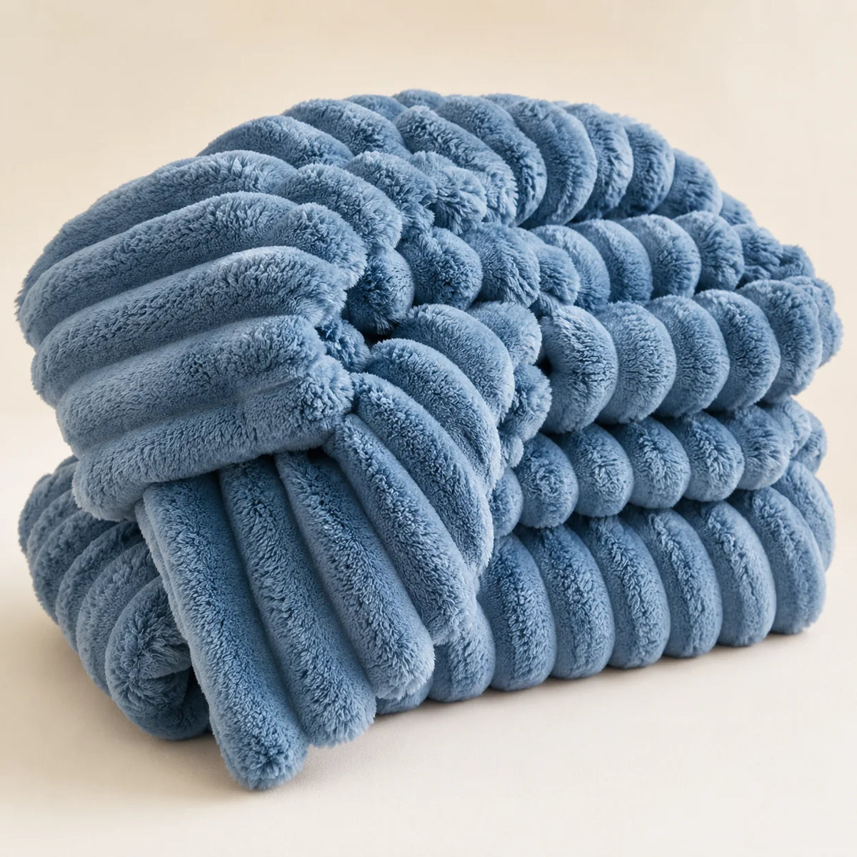 Plush Blanket | Soft Plush & Raised Ribbed Texture | 150 x 200 cm & 200 x 230 cm