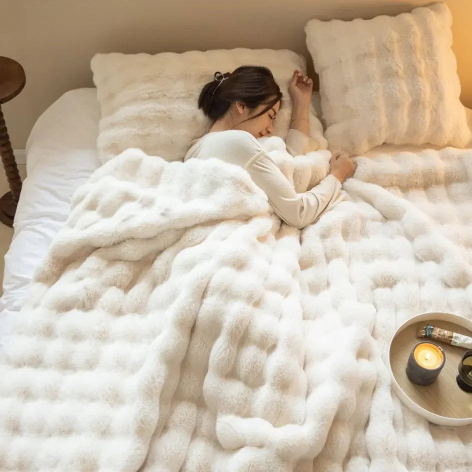 Plush Blanket | Soft Plush & Wool-Blend | Machine Washable