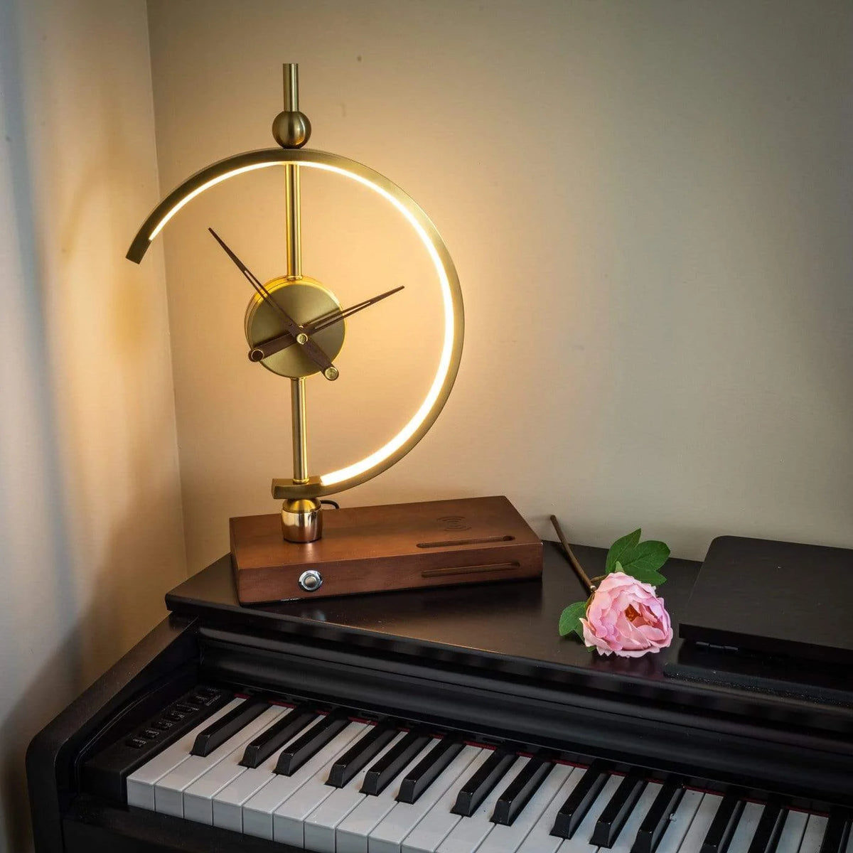 Table Lamp | Qi Wireless Charging & Clock | Maple Wood
