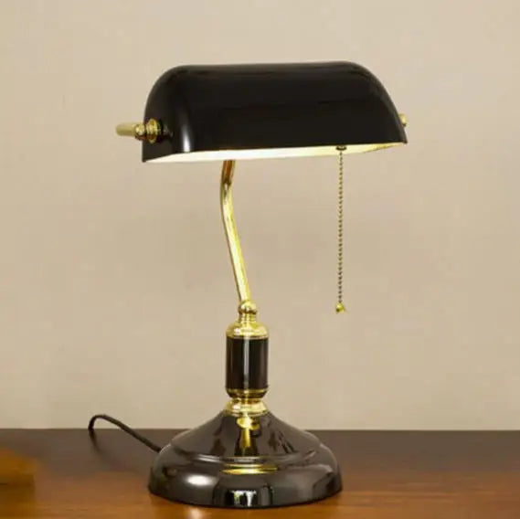 Table Lamp | Retro Design & USB Port