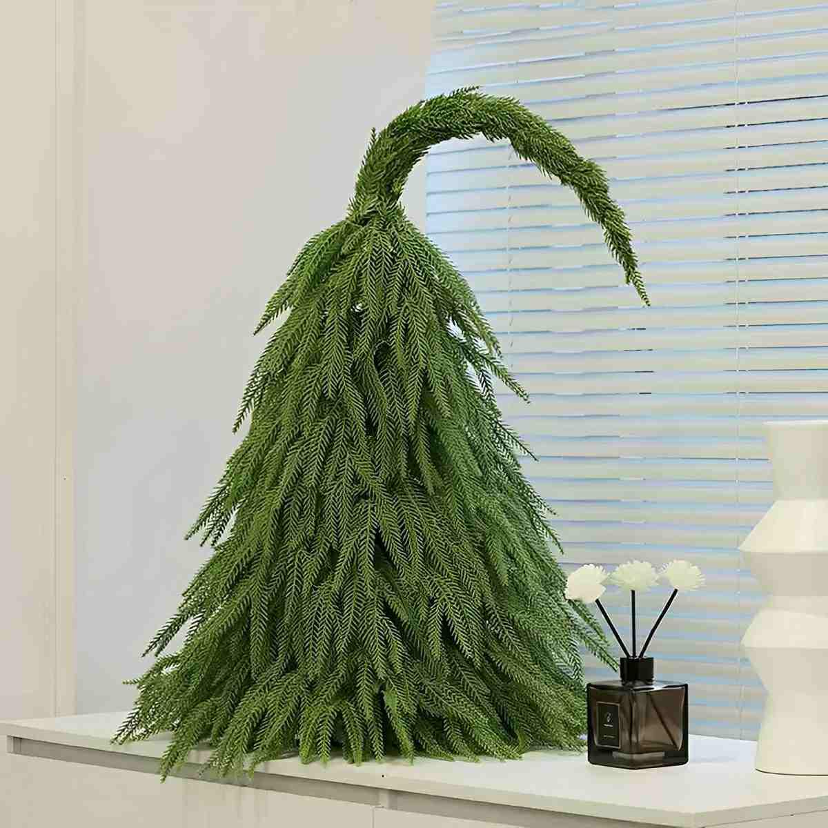 Tabletop Christmas Tree | Realistic PE & Compact | 30/45/60 cm