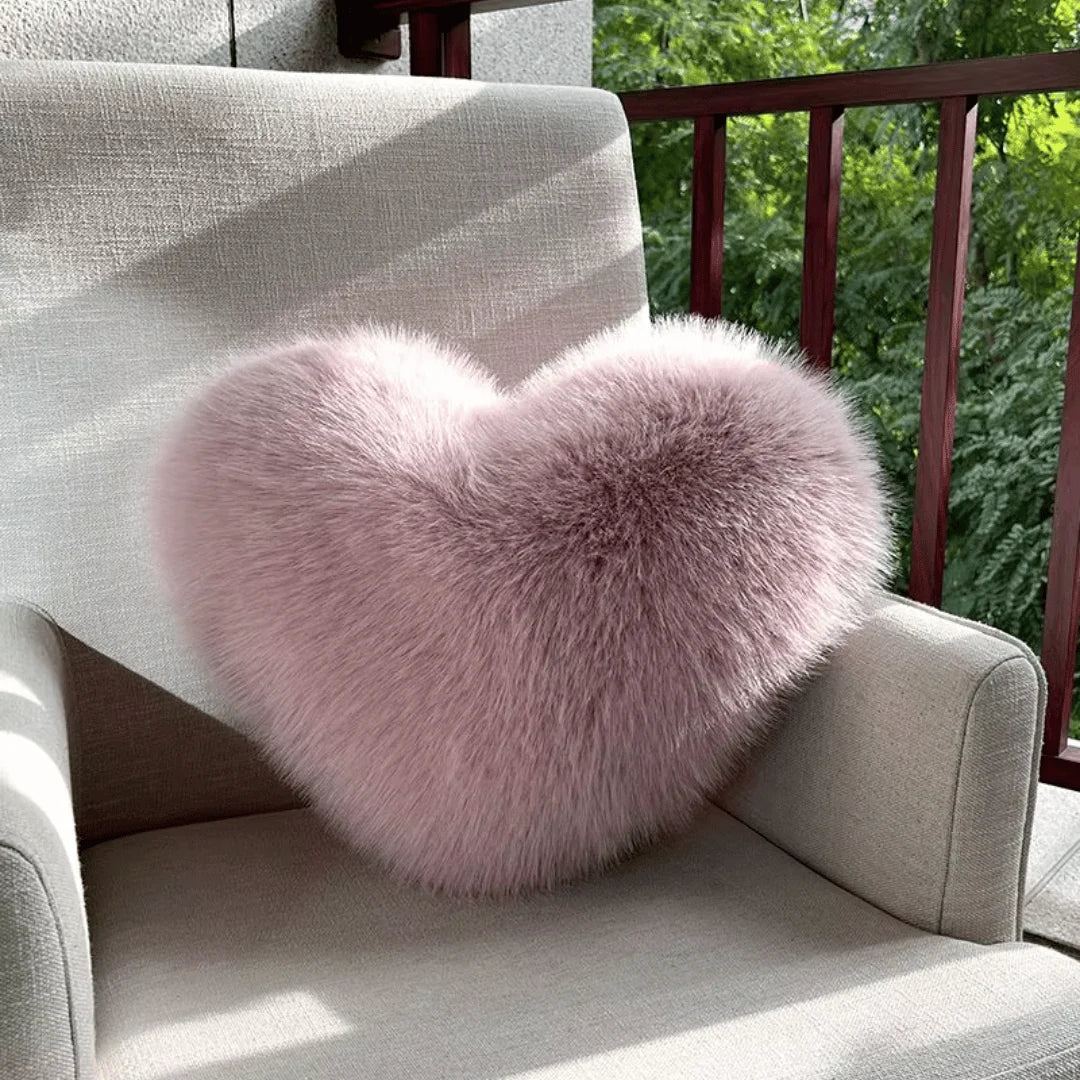 Throw Pillow | Extra-Soft Faux Fur & Machine-Washable | 32 x 40 cm