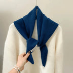Triangular Scarf | Soft Wool-Blend & Versatile | 110 x 38 cm