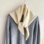 Triangular Scarf | Soft Wool-Blend & Versatile | 110 x 38 cm