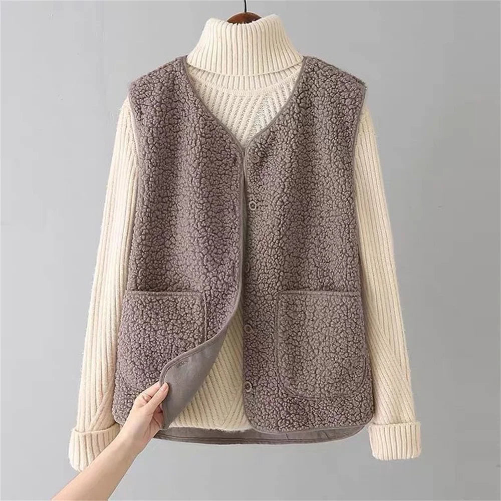 Vest | Lambswool Blend & Side Pockets