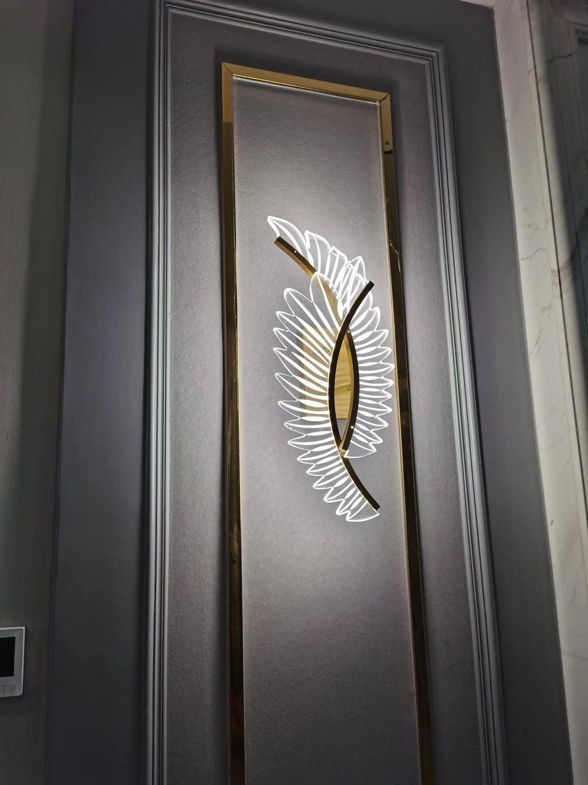 Wall Light | Gold Wing LED & Aluminum Frame | 40 x 15 / 50 x 20 cm