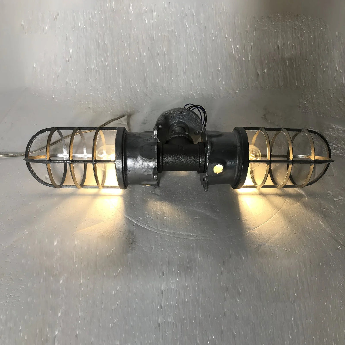 Wall Sconce | Glass Shade & Die-Cast Aluminum Body | E26/E27 Socket
