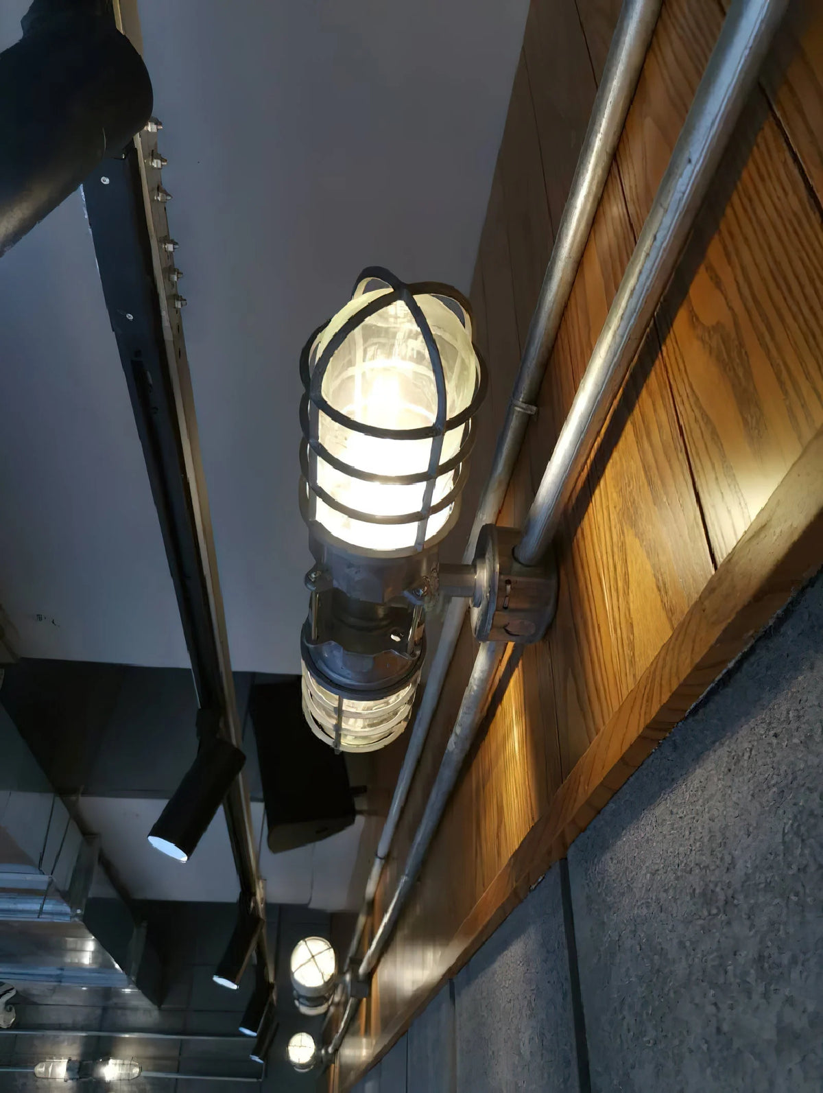Wall Sconce | Glass Shade & Die-Cast Aluminum Body | E26/E27 Socket