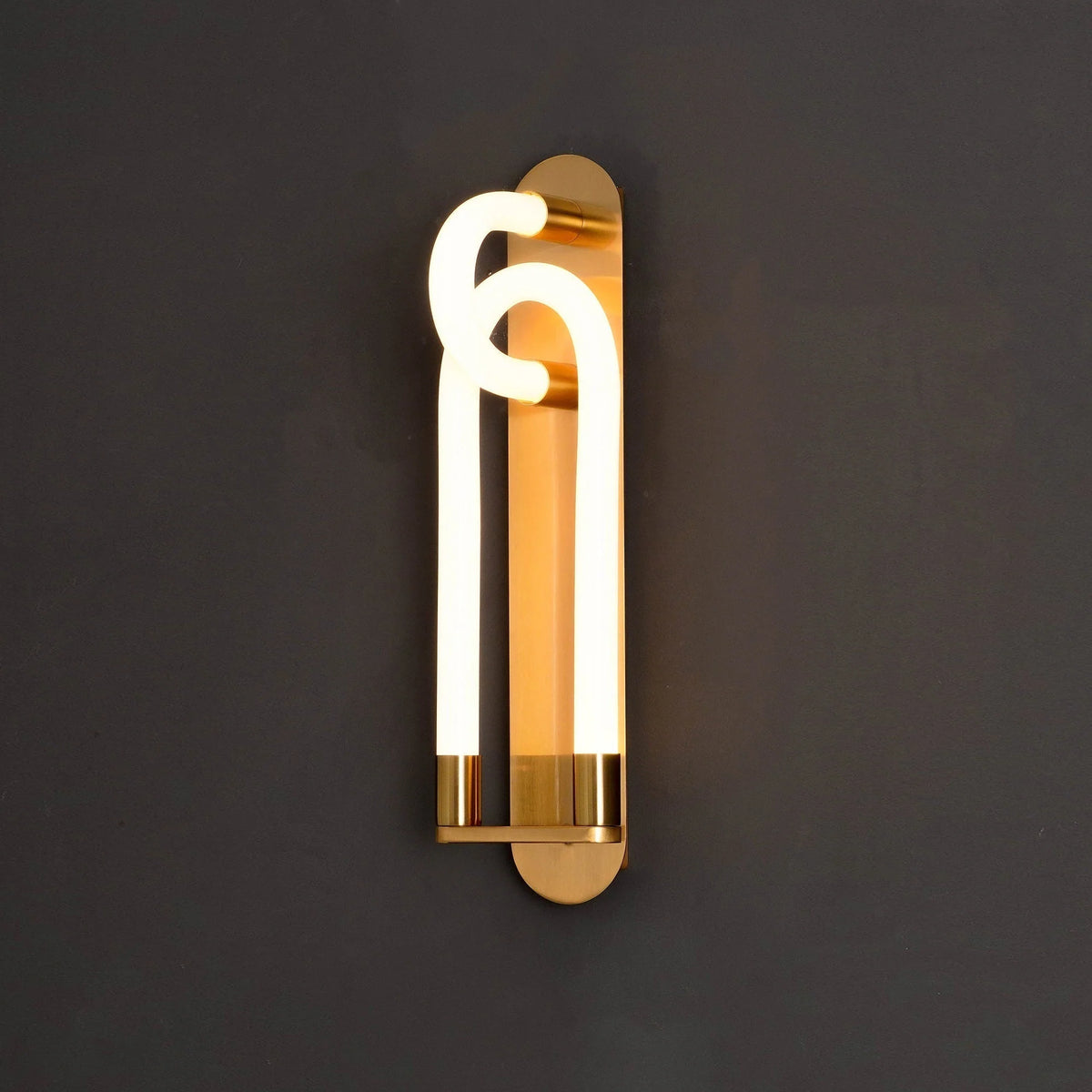 Wall Sconce | Interlocking Fingers Design & Integrated LED