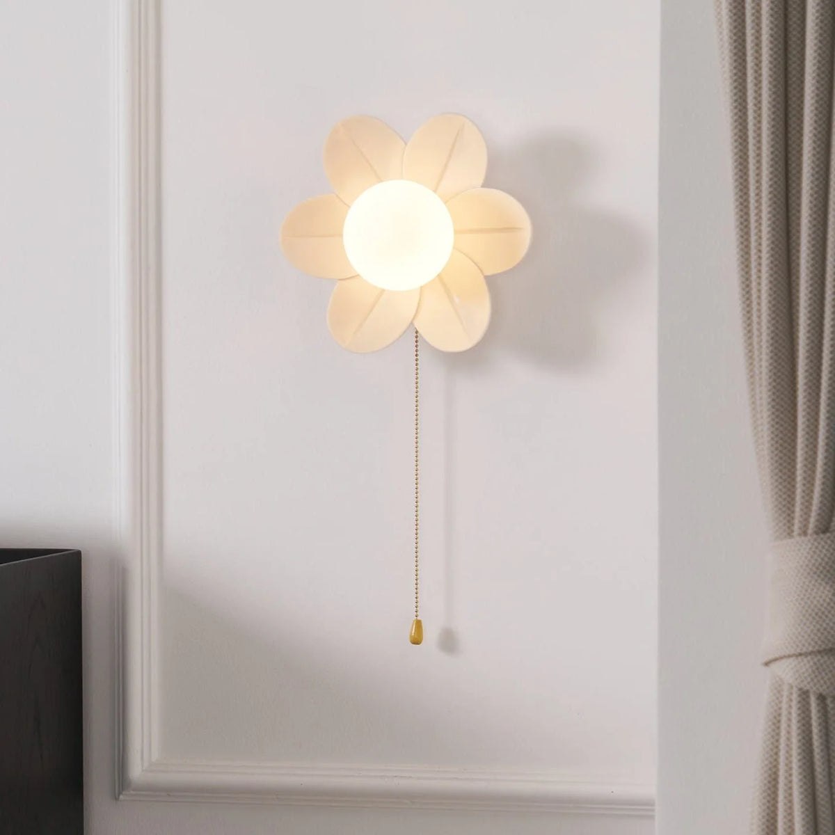 Wall Sconce | Resin Flower Design | 24 cm Diameter