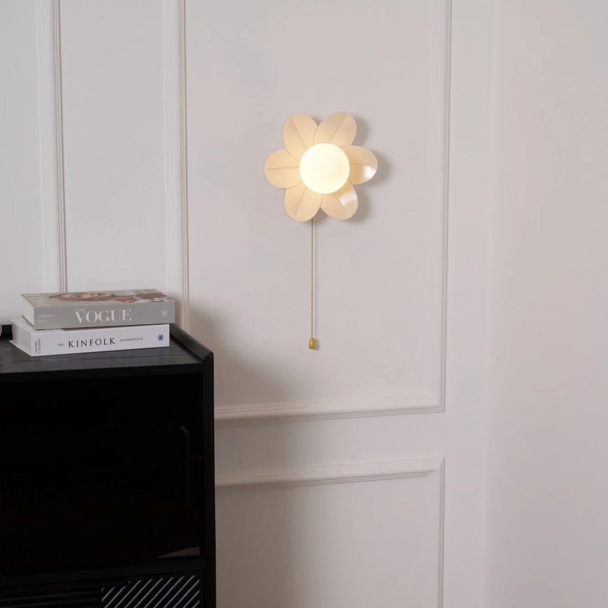 Wall Sconce | Resin Flower Design | 24 cm Diameter