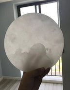 Wandleuchte | Poliertes Messing & Alabaster-Schirm | 20 cm Durchmesser